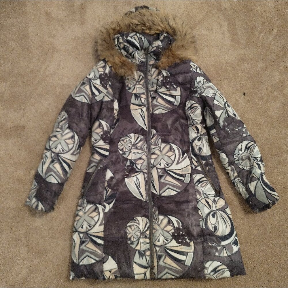 Women's Winter Puffer Coat Duck Down-filled with a Genuine Fur Detachable Hood